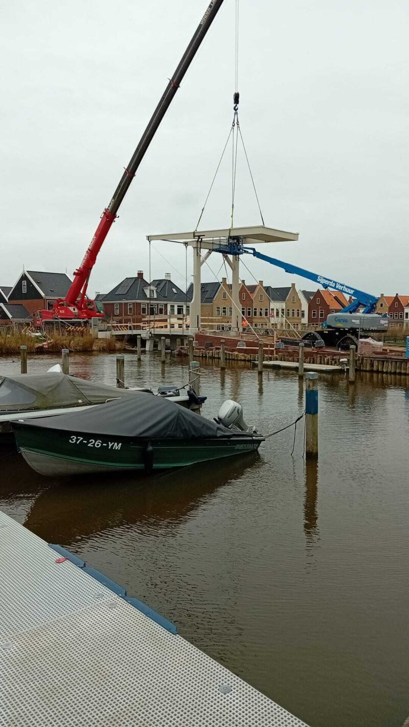 Brug in aanbouw